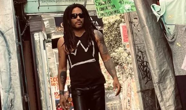 Lenny Kravitz pasea por calles de la Ciudad de México